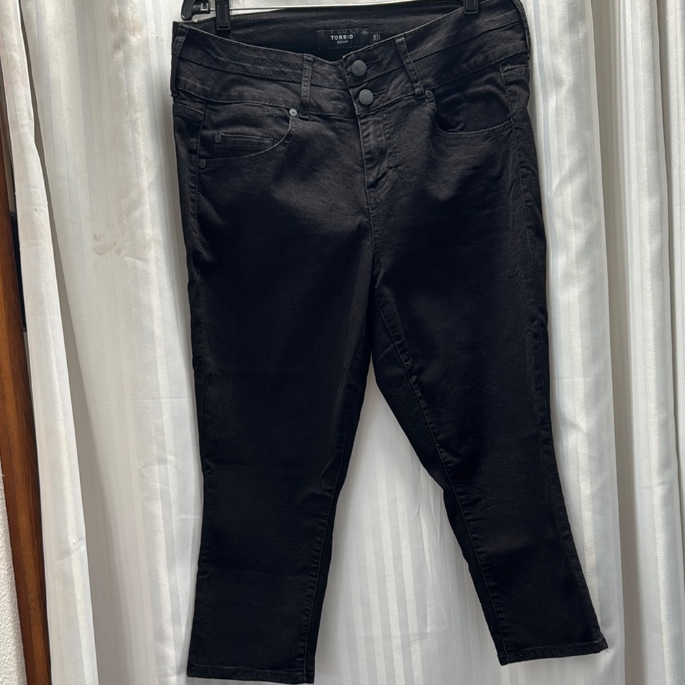Torrid Black Ankle Cropped Jeans
